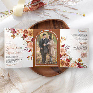 Invitation Trois Volets Mariage Code QR Floral Terracotta Bourgogne Rustiq