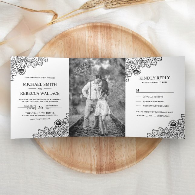 Invitation Trois Volets Photo de Mariage en dentelle blanche et noire (Créateur téléchargé)
