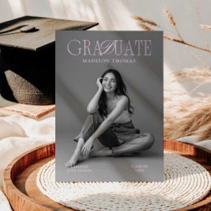 Invitation Typographie rose pâle éditoriale remise des diplôm