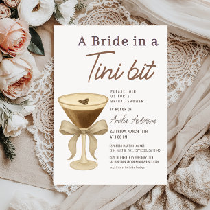 Invitation Une mariée dans une petite robe de mariée