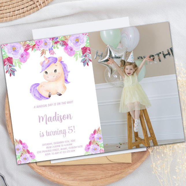 Invitation Unicorne rose pourpre (Purple pink Floral Unicorn Birthday photo Invitation)