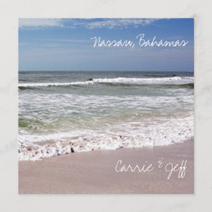 Invitation Vagues se brisant sur la plage de sable