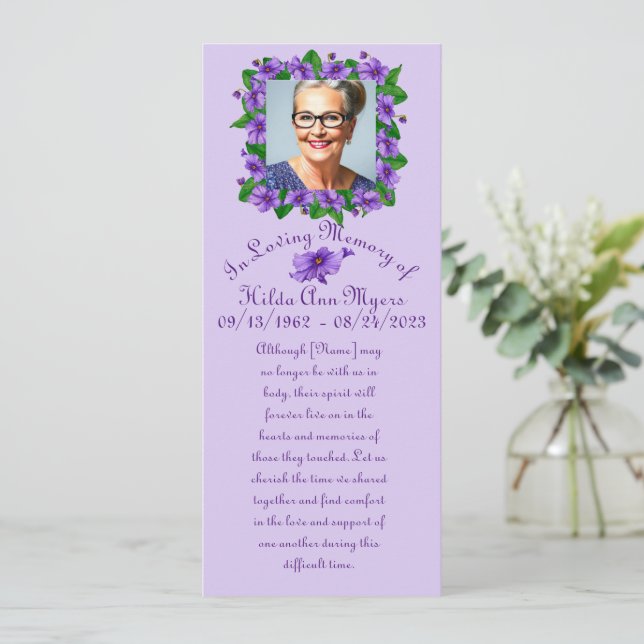 Invitation Violet Memories Memorial/Funeral Card (Debout devant)