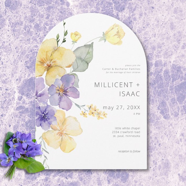 Invitation Violets violets et jaunes modernes Mariage floral (Modern Purple & Yellow Violets Floral Wedding Invitation)
