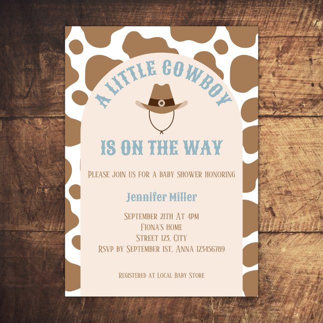 Invitation Western Cowboy Cow Imprimer Baby shower garçon (cowboy western baby boy shower invitation beige cow print cowboy hat arch baby blue)