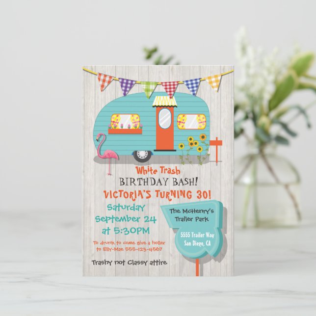 Invitation White Trash Anniversaire de la fête de bastion (Debout devant)