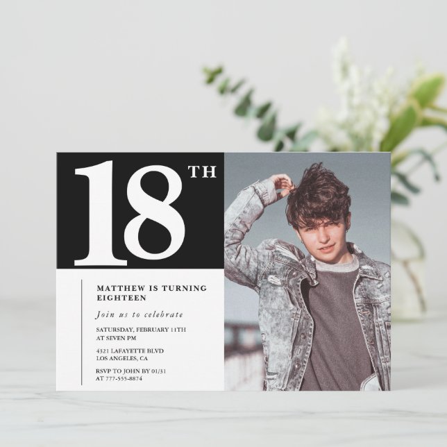 Invitations Black 18e anniversaire Modern Chic Pho (Debout devant)