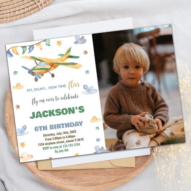 Invitations d'anniversaire de l'avion Jaune Vert W (Airplane Birthday Invitations Yellow Green W Photo)