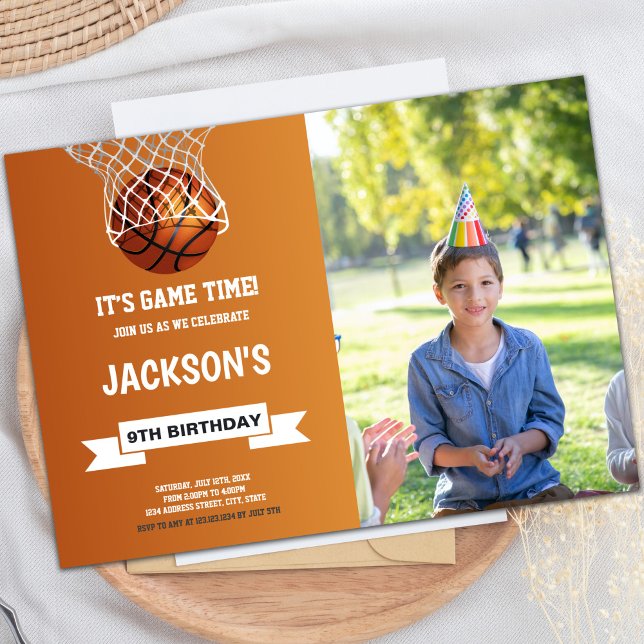 Invitations de parties sportives personnalisables  (Orange Light Basketball Birthday Invitations photo)