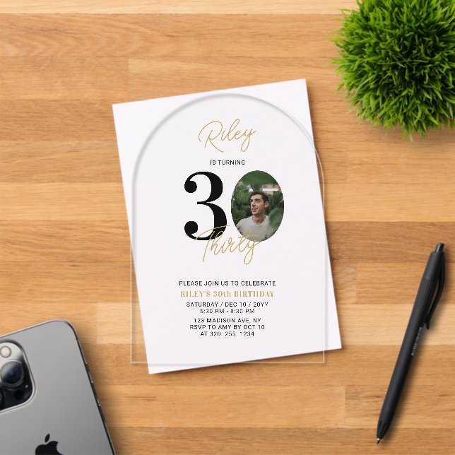 Invitations En Acrylique Black & Gold Trente 30e fête d'anniversaire Photo (Insitu (Carte d'invitation))