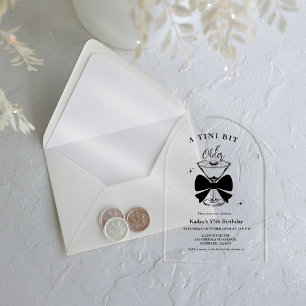 Invitations En Acrylique Une fête d'anniversaire Martini un peu plus âgée