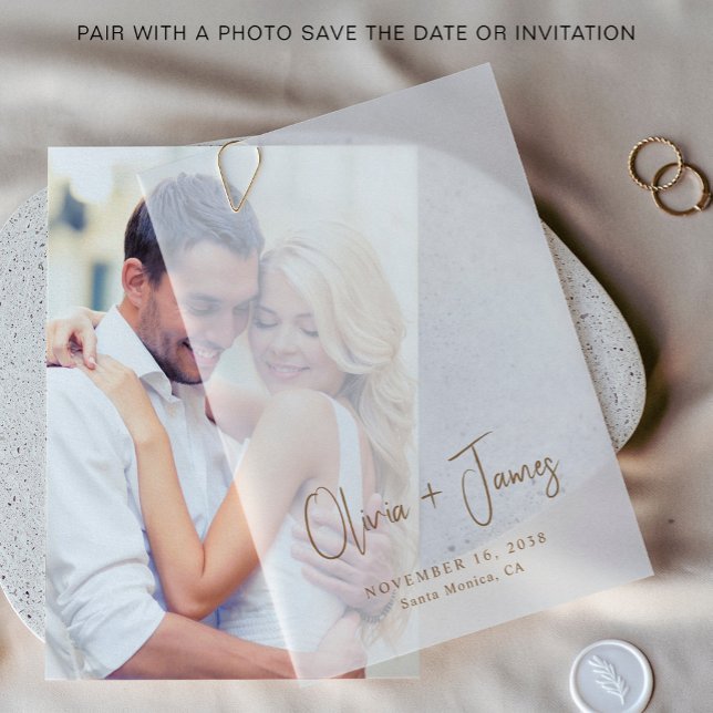 Invitations En Vélin Mariage de monogramme Or Chic (Elevate your save the dates or wedding invitations with the timeless beauty of vellum overlays)