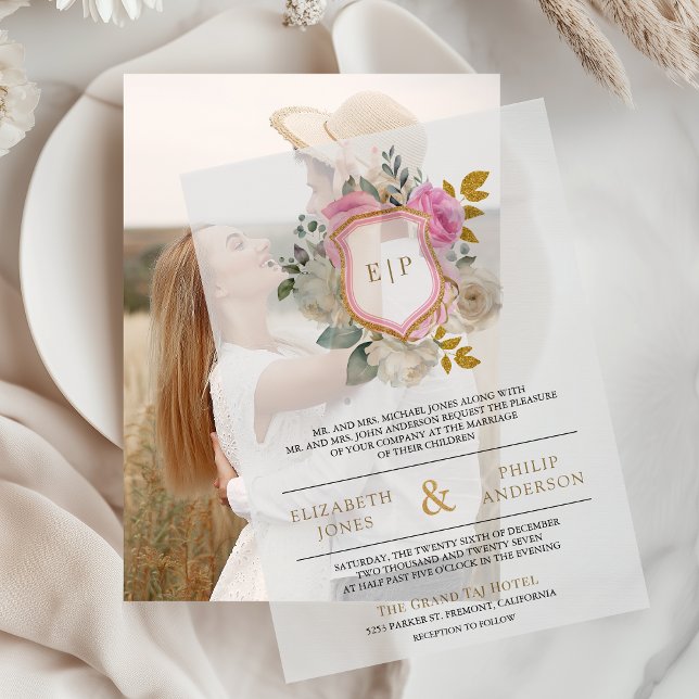 Invitations En Vélin Mariage de monogramme Pastel Pink Floral Crest (Créateur téléchargé)