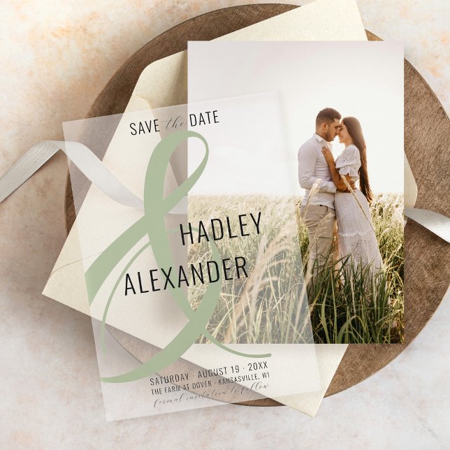Invitations En Vélin Simple moderne verdure superposition mariage Enreg (Simple elegant script sage green script bold & ampersand modern wedding save the date vellum overlay)