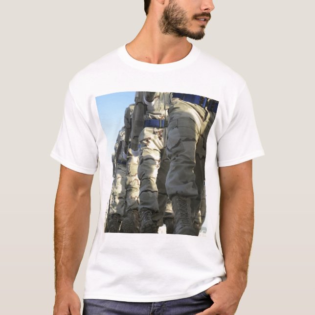 irakische Luftwaffe rekrutiert März T-Shirt (Vorderseite)