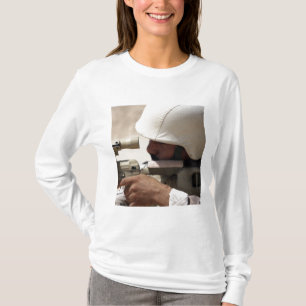 Irakischer Armee-Sergeantanblick in unten T-Shirt
