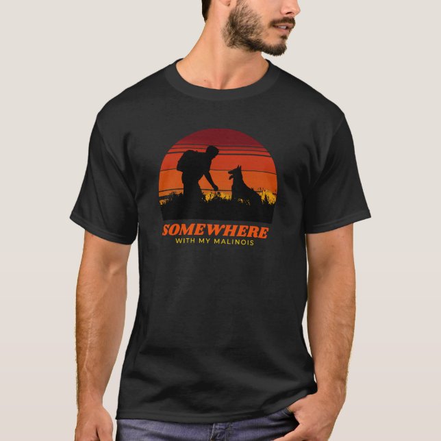 Irgendwo mit meinen Malinois Mens draußen T-Shirt (Vorderseite)