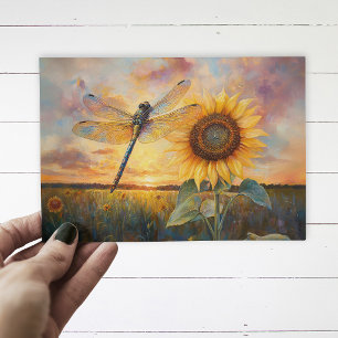Iridescent Dragonfly Rustikale Sonnenblume Postkarte