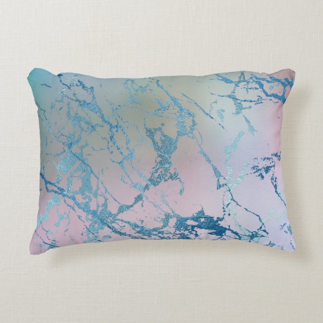 Iridescent Marble | Trendy Imitats Holo Blue Pink Dekokissen (Vorderseite)