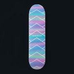 Iridescent Modern Girly Pink Blue Personalisiert S Skateboard<br><div class="desc">Iridescent Modern Girly Pink Blue Personalisiert bietet eine moderne bunt irisierende Hintergrund in Rosa,  lila und blau mit Ihrem personalisierten Namen. Personalisieren Sie diese,  indem Sie den Text in dem dafür vorgesehenen Textfeld bearbeiten. Entworfen von ©Evco Studio www.zazzle.com/store/evcostudio</div>