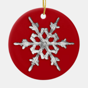 Iridescent Snowflake auf Deep Red Keramik Ornament