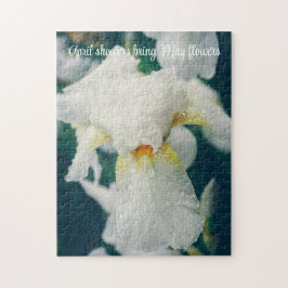 Iris mit Wassertröpfchen