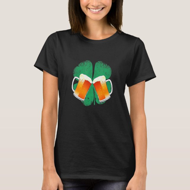 Irische Bierbecher Vier-Blatt-Sankt-Patrick T-Shirt (Vorderseite)