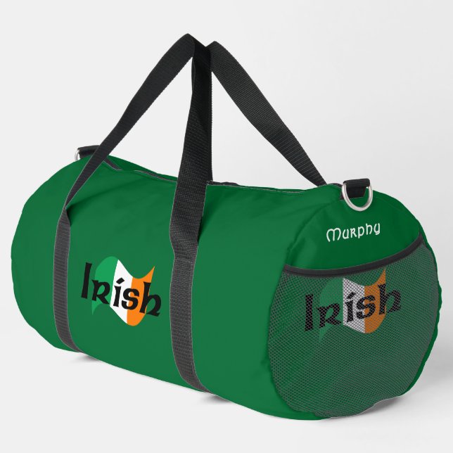 Irische Flagge mit keltischem Schriftart Personali Duffle Bag (Rechte Ecke)