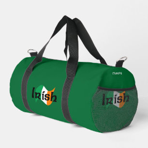 Irische Flagge mit keltischer Schrift personalisie Duffle Bag