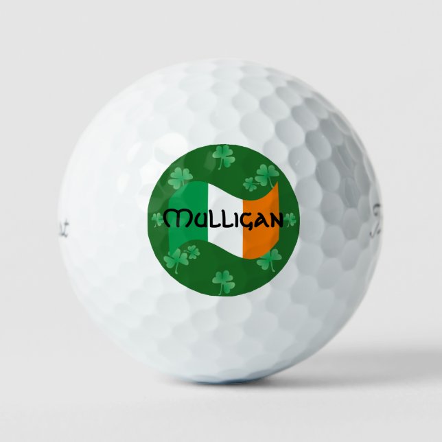 Irische Flagge mit Personalisierten Kleeblättern Golfball (Vorderseite)
