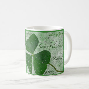 Irische Shamrock-Wortwolke im Regen Kaffeetasse
