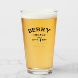 Irischer Landkreis Derry Irland Personalisierter T Glas