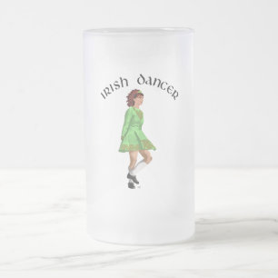 Irischer Stepptänzer in grünem Kleid Mattglas Bierglas