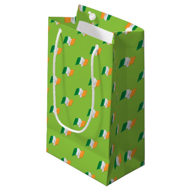 Irisches Flaggen-Muster Kleine Geschenktüte (Vorderseite Schrägansicht)