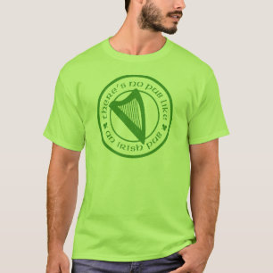 Irisches Pub-Harfen-Grün-grundlegender T - Shirt