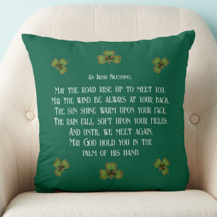 Irish Blessing und Shamrocks Green Typografie Kissen