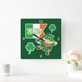Irish Flag Leprechaun Quadratische Wanduhr