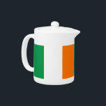 Irish Flag Teapot<br><div class="desc">Fügen Sie Ihrer Teezeit eine Touch irischen Charmes hinzu, mit unserem exklusiven Teekessel mit der Flagge Irlands! Dieser Teekessel mit viel Liebe zum Detail ist mehr als nur ein funktioneller Gegenstand, er ist ein Feier des reichen irischen Kulturerbes und kulturellen Stolzes. Das lebendige Design zeigt die ikonische irische Flagge und...</div>