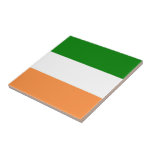 Irish Flag Tile Fliese<br><div class="desc">Dieses Design hat eine irische Flagge. Es kann für viele Projekte verwendet werden,  wie z.B. einen Backsplash für einen irischen Pub oder handgemachte Dekoration. Zeige deinen Stolz auf diese Kachel!</div>