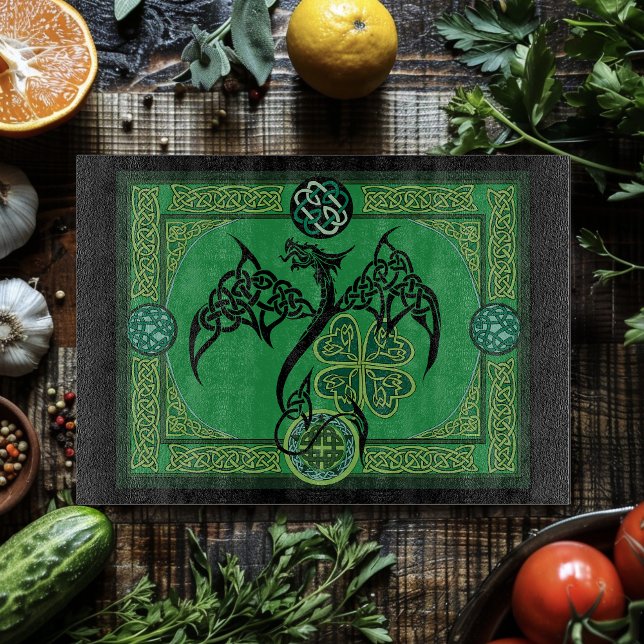 Irish Green Dragon Celtic Schneidebrett (Von Creator hochgeladen)