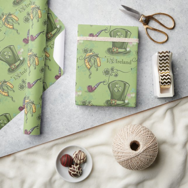 Irish Green Wrapping Paper von St. Patrick's Day Geschenkpapier (Kunsthandwerk)