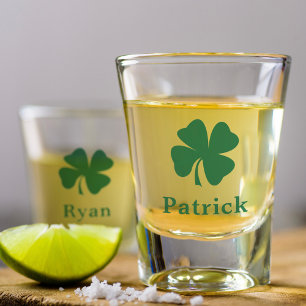 Irish Grünes Kleeblatt Personalisiertes Monogramm  Schnapsglas