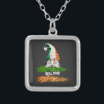 *~* IRISH IRLAND GNOME Abstrakte Flagge Versilberte Kette<br><div class="desc">So ein phantastischer Whimsical Niedlich Fun Patriotic Irish Pride Irish Flag GNOME mit einem HEART mit Irish Flag Colors. * IRLAND IRISH FLAG BRUSH STROKE Einfache Abstrakte IRISH Fahnen Farben Grün Weiß und ORANGE. Moderne populäre Abstrakte Simple Colorful Creative Whimsical Niedlich Fun Patriotic Irish Pride GNOME IRISH Fahne. IRISH IRLAND...</div>