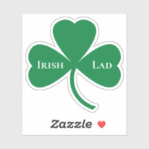 Irish Lad auf grünem Kleeblatt