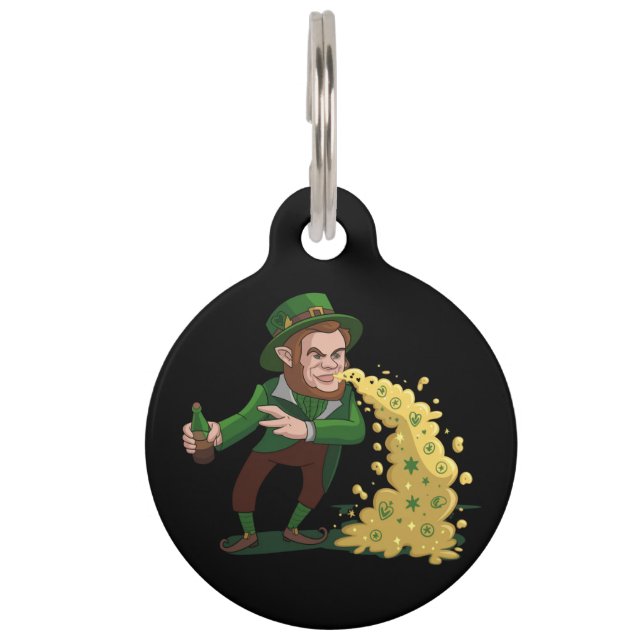 Irish Leprechaun Tossing Lucky Cookies Funny Haustiermarke (Vorderseite)