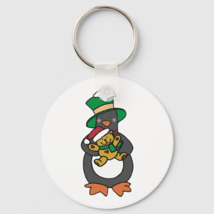 Irish Penguin hält Weihnachts-Teddybär Schlüsselanhänger