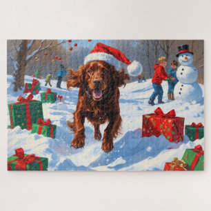 Irish Red Setter läuft durch Schnee mit Weihnachts