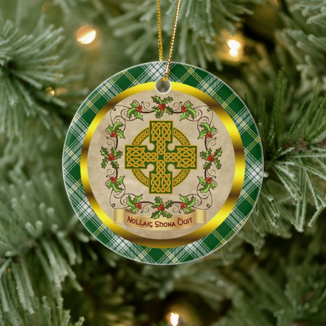 Irish St Patrick Tartan & Celtic Cross Weihnachten Keramik Ornament (Baum)