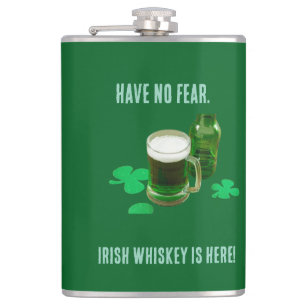 Irish Whiskey ist hier Vinyl umwickelte Flasche Flachmann