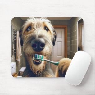 Irish Wolfhound feiert Zähne Mousepad